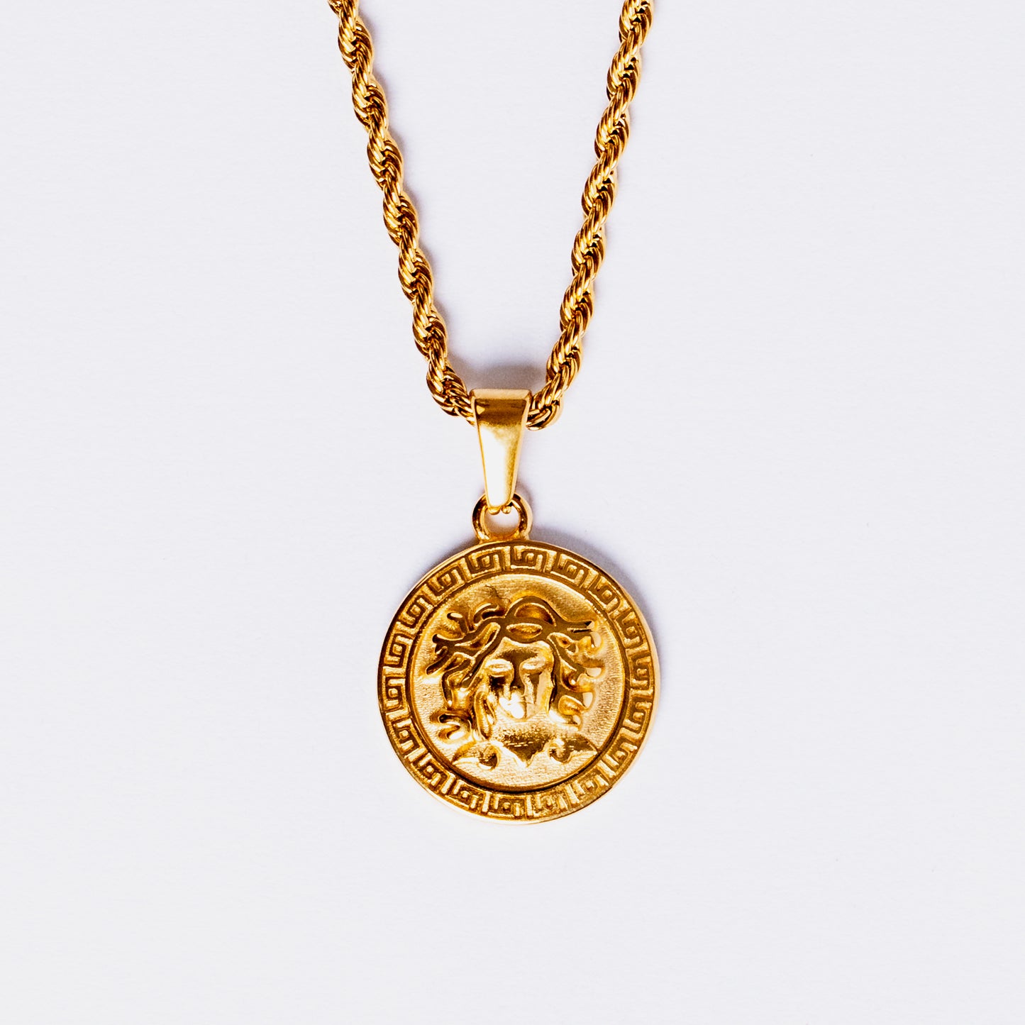 Medusa Pendant Gold