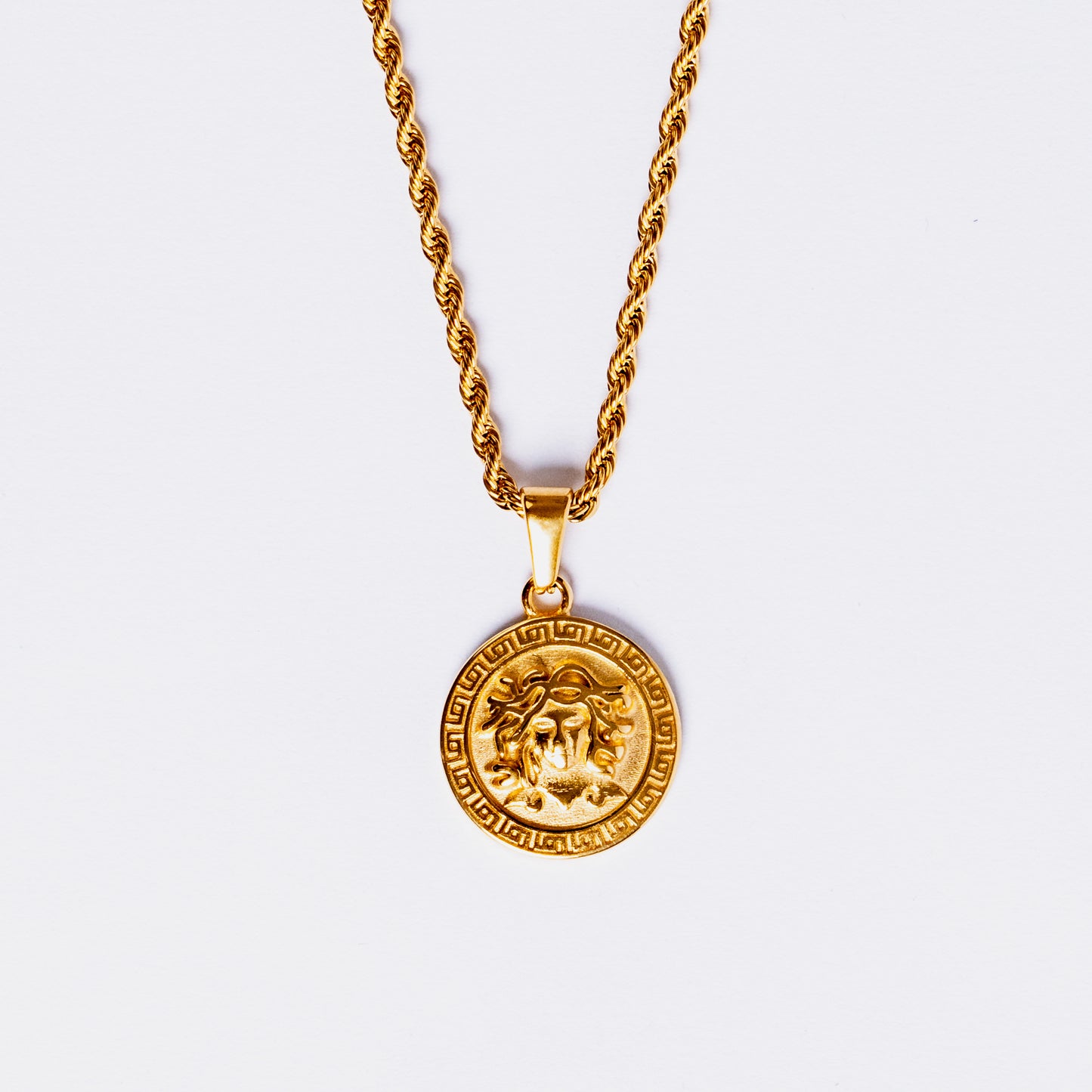 Medusa Pendant Gold
