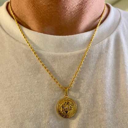 Medusa Pendant Gold